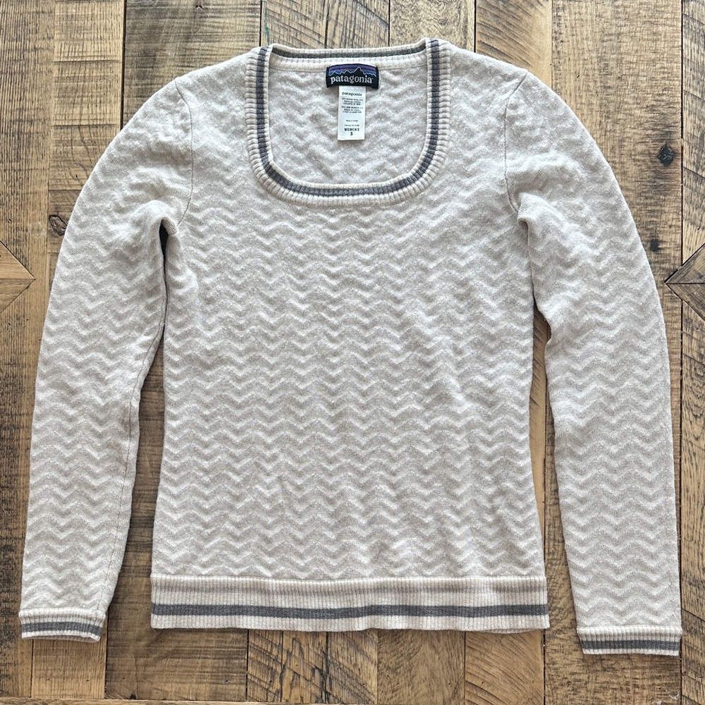 Patagonia Beige Chevron Knit Sweater